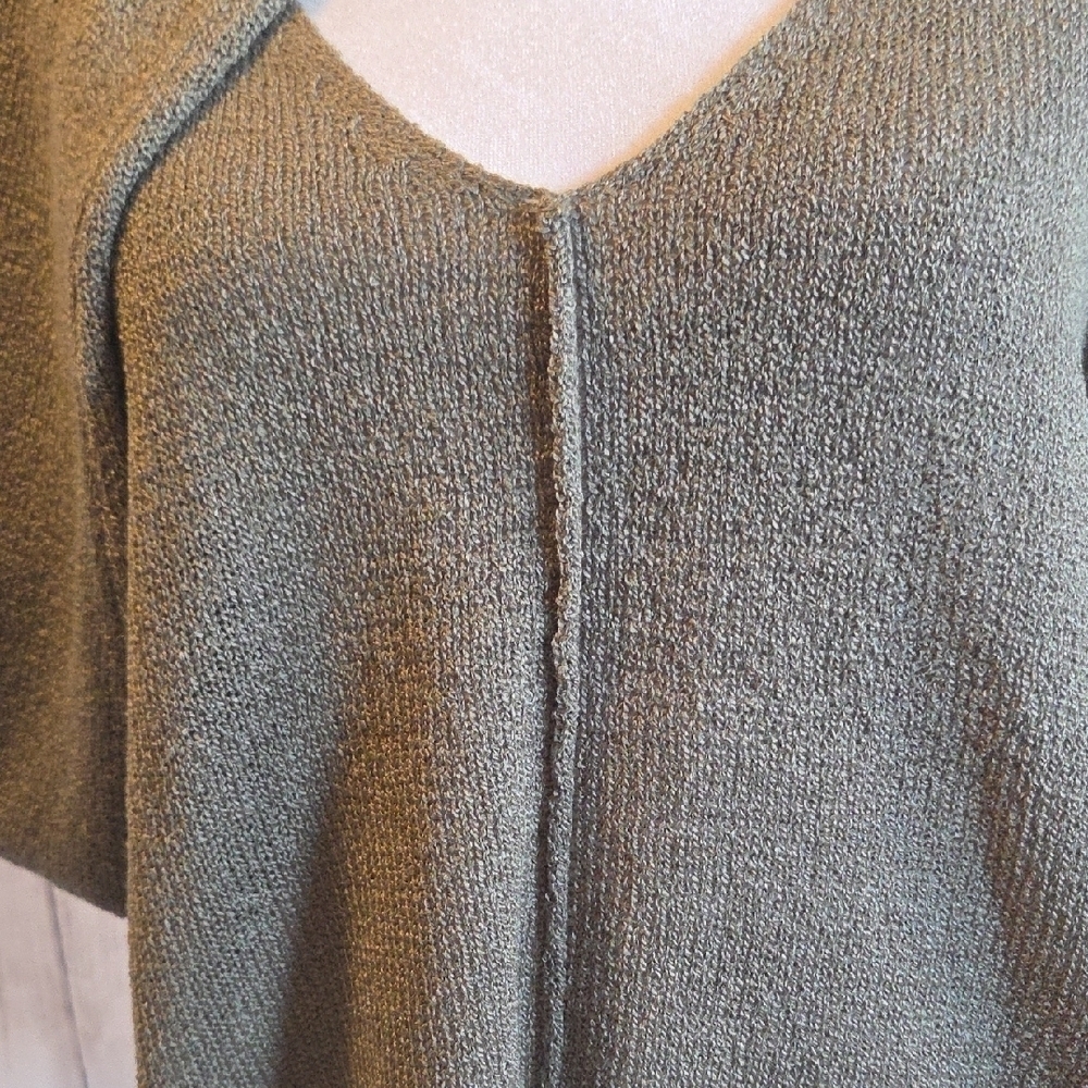 NWT Olive Green Women's Sweater - Picture 5 of 9